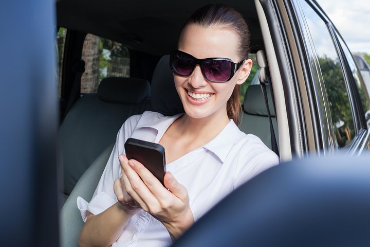 LGA - LaGaurdia Executive Class One Way Airport Sedan/SUV/Van Car Service - thumb 4