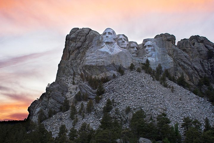 Private Mt Rushmore & Southern Black Hills Tour - thumb 4