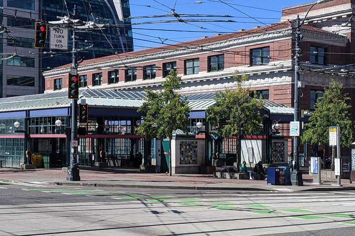 Historical Downtown Of Seattle: Self-guided City Exploration Game